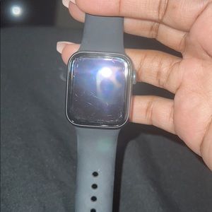 Apple Watch series 6 40 mm. Can add data to it to wear separately.